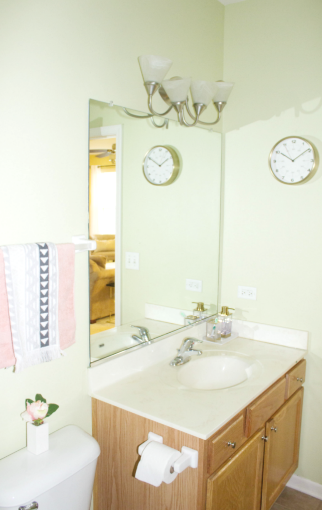 Small Bathroom Refresh With Modern Decor & Pretty Storage Accessories