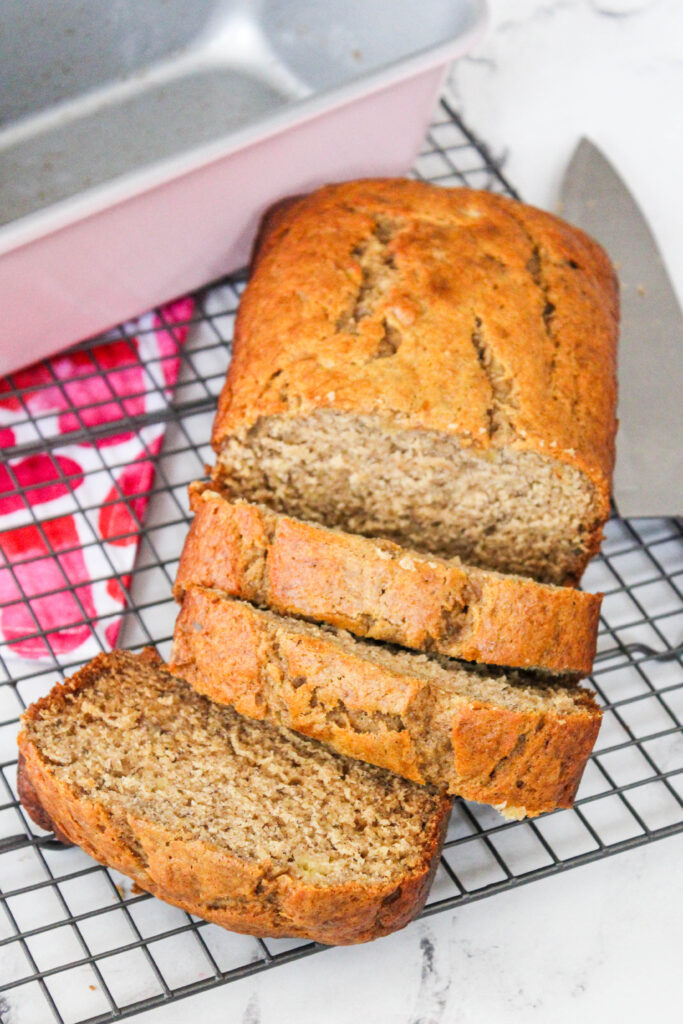 The-Best-Banana-Bread Recipe - athomewithzan.com