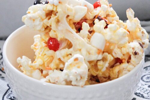 Easy-Spooky-Marshmallow-Popcorn-Recipe