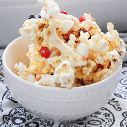 Easy-Spooky-Marshmallow-Popcorn-Recipe-athomewithzan.com