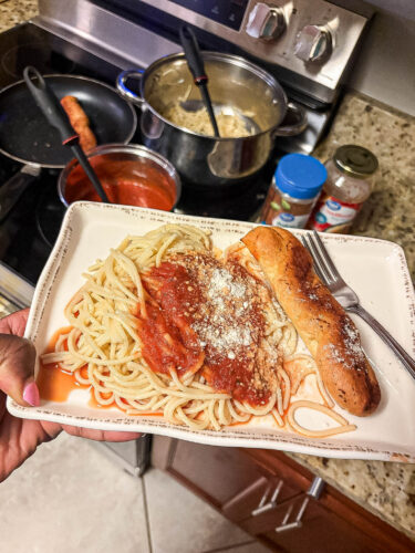 How-to-Save-Money-on-Meals-While-On-Vacation-Meals-Ive-Made-While-on-Vacation-How-to-Budget-for-Meals-on-Vacation-Breakfast-Lunch-Dinner-athomewithzan-16.jpg