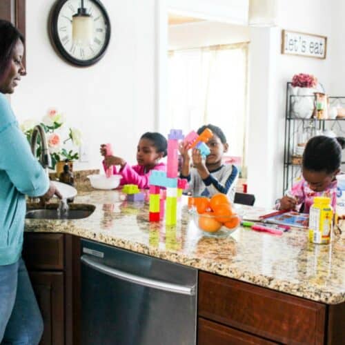 7 Tips for Creating a Daily Routine with Kids -athomewithzan.com