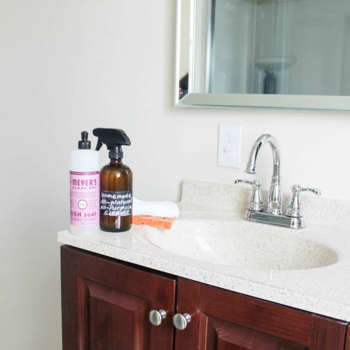 How to Clean Your Bathroom in 5 Minutes or Less - Speed Clean Your Bathrooms - athomewithzan.com