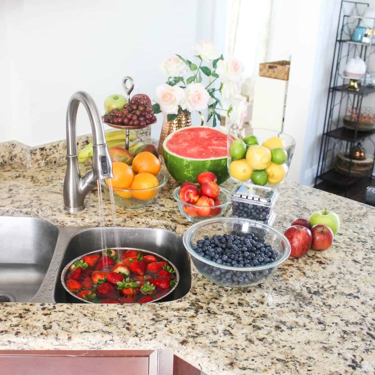 How to Wash and Freeze Berries