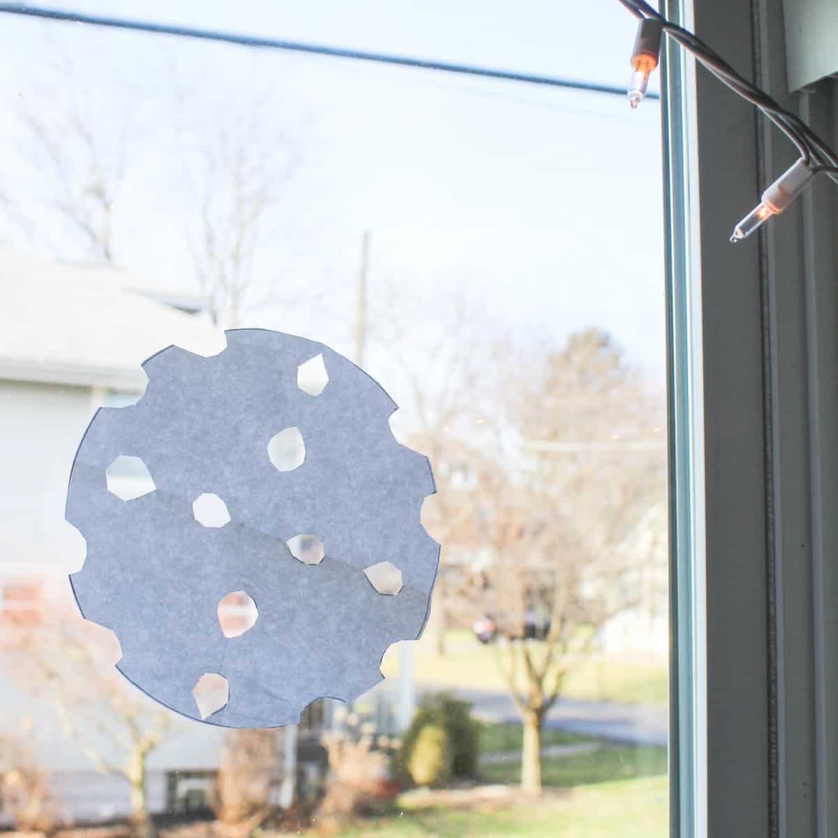 DIY-Snowflakes-Craft-Winter-Crafts-for-Kids-How-to-Make-Snowflakes-Homeschool-Crafts-for-Kids-athomewithzan-4.jpg