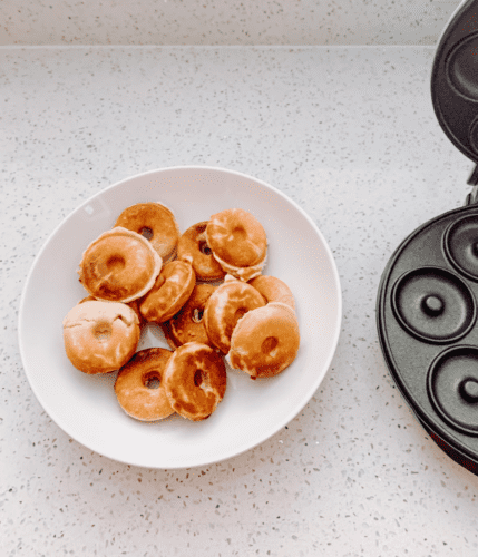 Dash-Express-Mini-Donut-Maker-Review-Dash-Donut-Maker-Electric-Donut-Maker-Donut-Maker-Where-to-Buy-a-Donut-Maker-Donut-Makers-on-Amazon-athomewithzan-4-1.png