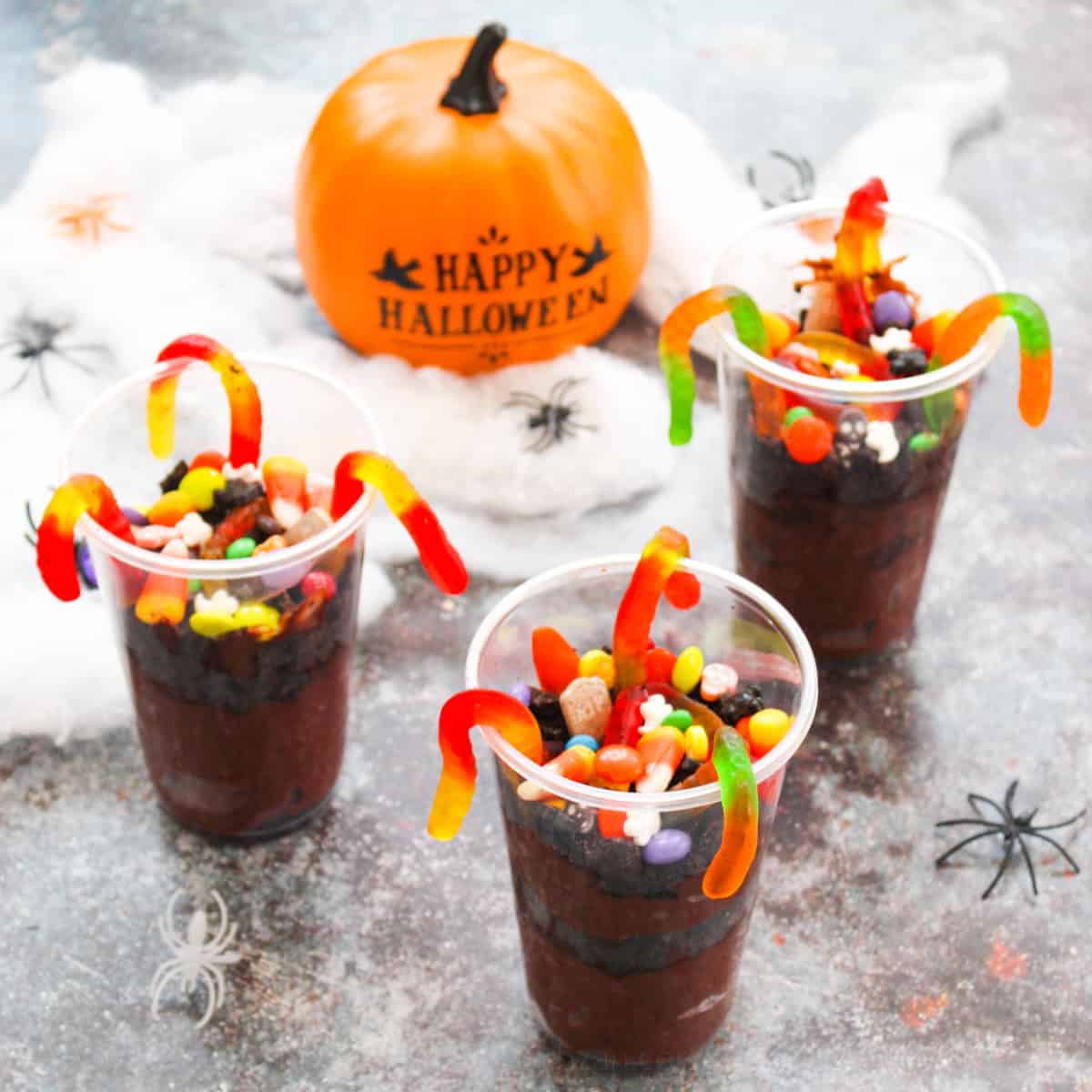 Halloween Pudding Cups - athomewithzan.com