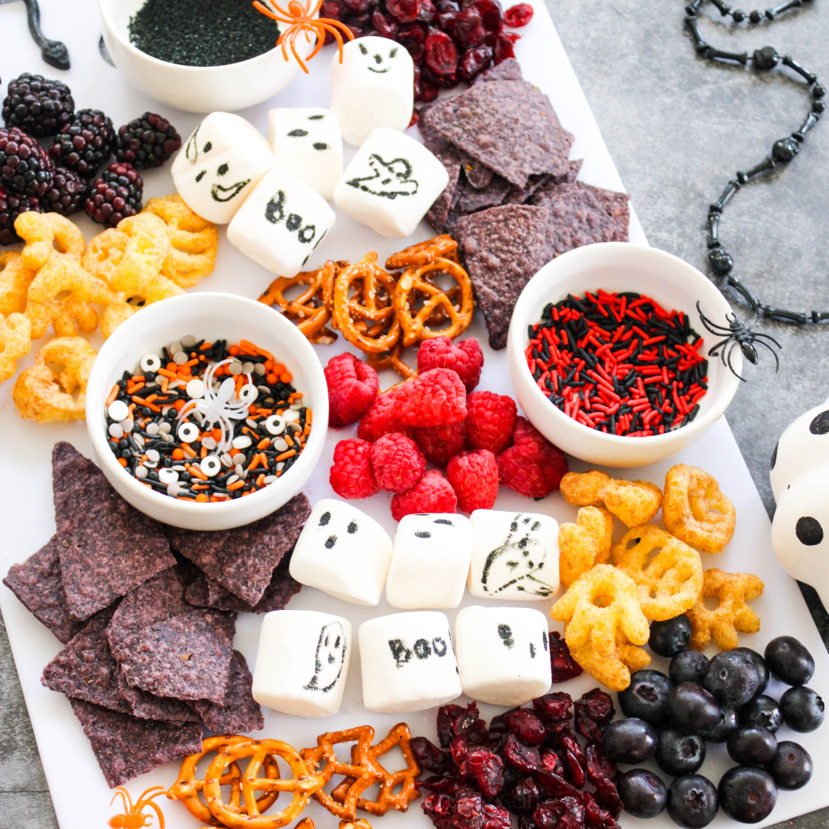 Spooky Halloween Snack Tray - athomewithzan.com