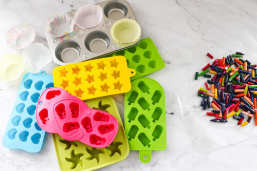 Rainbow-Crayons-DIY-athomewithzan.com