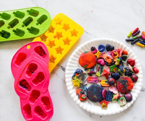 Rainbow-Crayons-DIY-athomewithzan.com