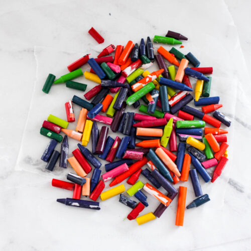 Rainbow-Crayons-DIY-athomewithzan.com