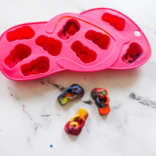 Rainbow-Crayons-DIY-athomewithzan.com