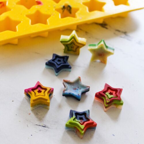 Rainbow-Crayons-DIY-athomewithzan.com