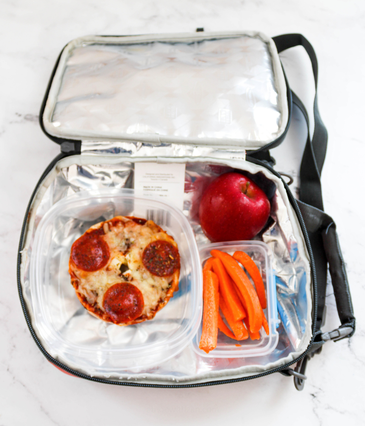 Bagel-Pizzas-Make-Ahead-School-Lunches-athomewithzan.com