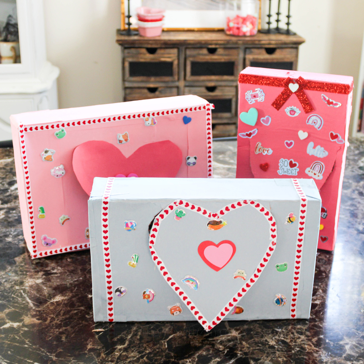 Valentine's Day Treat Boxes - DIY - athomewithzan.com