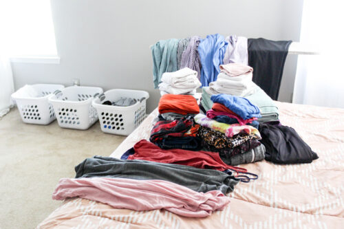 How to create a laundry schedule - athomewithzan.com