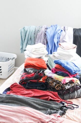 How to create a laundry schedule - athomewithzan.com
