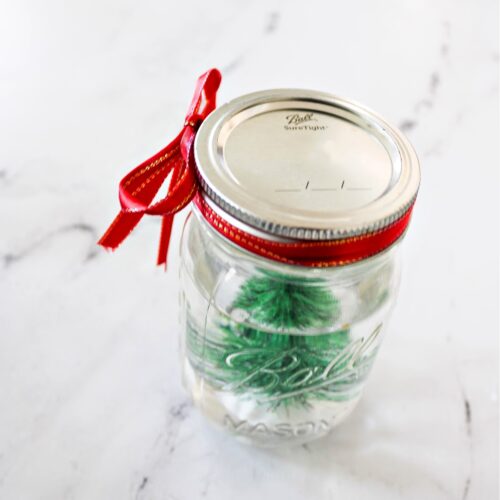 DIY-Snow-Globes-Easy-DIY-Snow-Globe-athomewithzan.com
