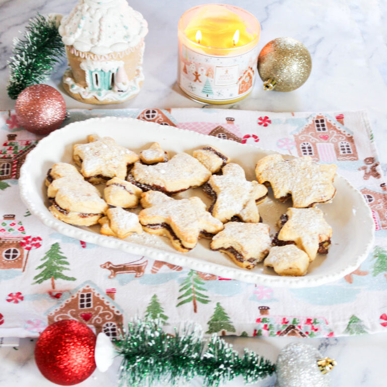 Nutella-Crescent-Rolls-Easy-Crescent-Rolls-with-Nutella-Christmas-Breakfast-athomewithzan.com