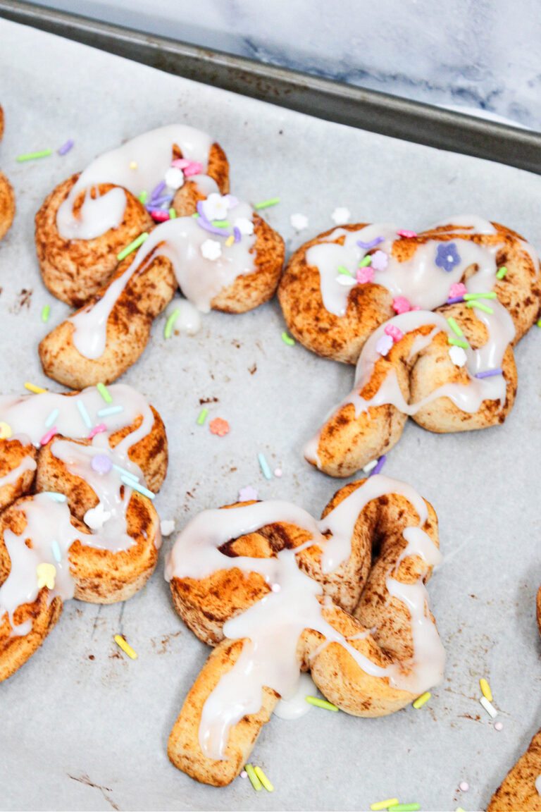 Flower-Cinnamon-Rolls-Fun-Breakfast-for-Kids-athomewithzan.com